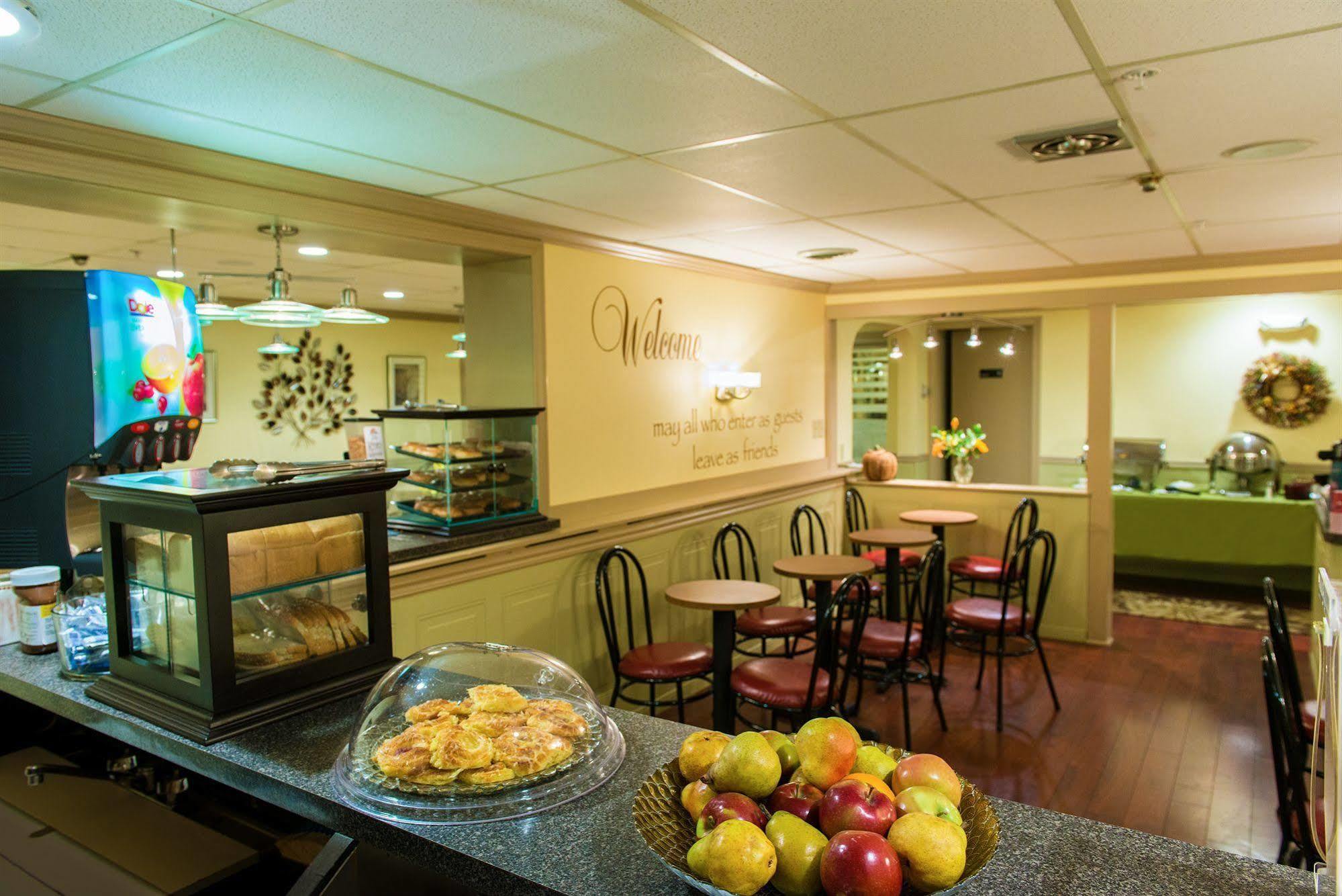 Hotel University Academic Orono